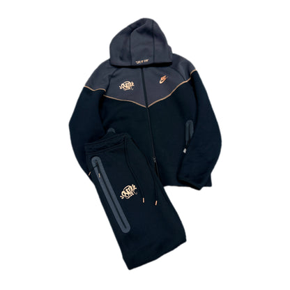 Nike Sportswear x Central Cee Syna World Tech Fleece Black