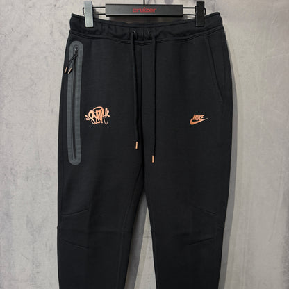 Nike Sportswear x Central Cee Syna World Tech Fleece Black
